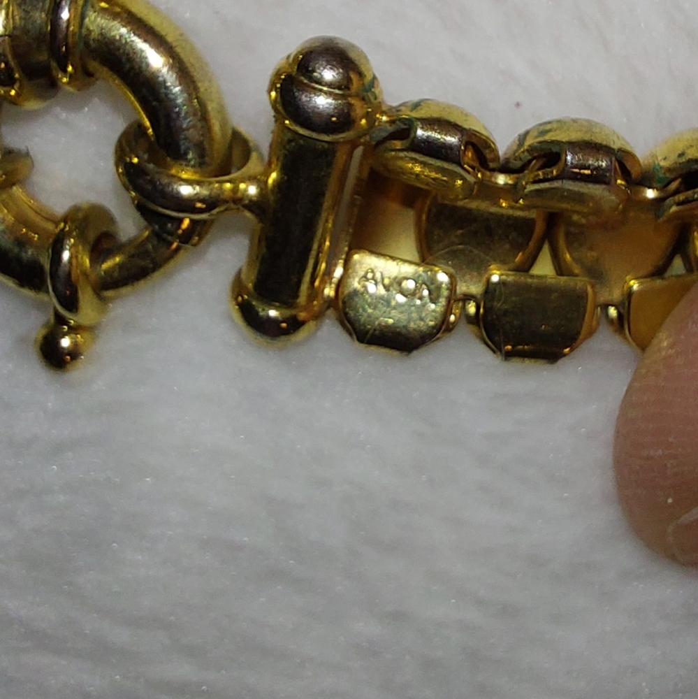 Vintage Avon Elegant Gold and Silver Necklace - Picture 4 of 4